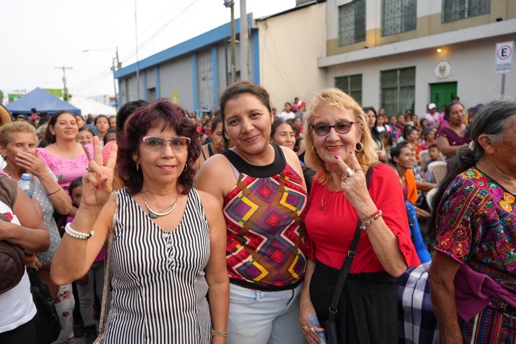 ¡CELEBRAMOS TU DÍA MAMÁ!
