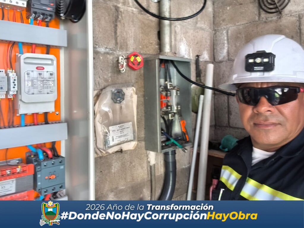 Realizan el cambio de un banco bifásico por trifásico en el pozo que abastece a la comunidad de Las Marías